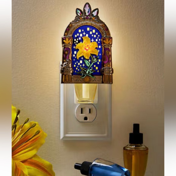 Bath & Body Works Disney Tangled Rapunzel wallflower wall plug in - Picture 3 of 3